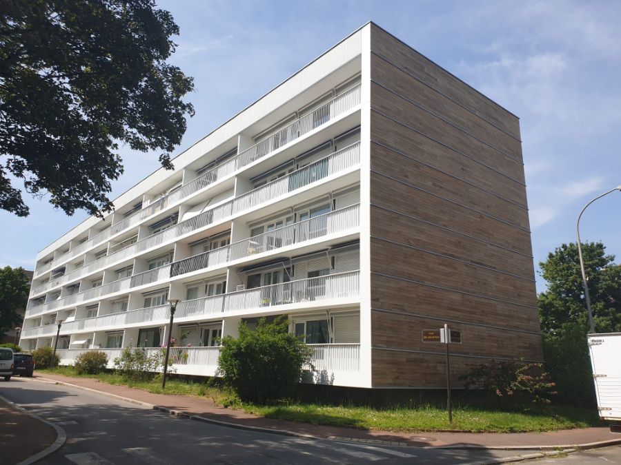 Immeuble avec bardage bois et isolation thermique par l’extérieur, réalisation SOGED