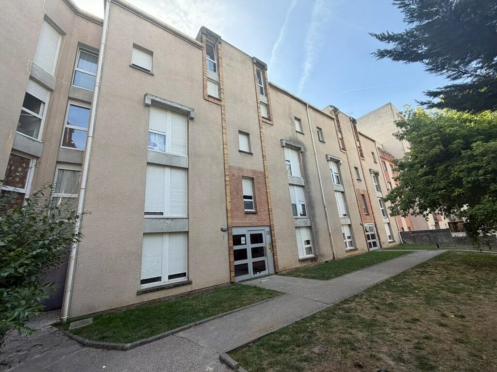 Façade d’une résidence de logements collectifs à Cergy, chantier SOGED