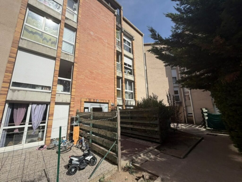 Façade arrière d’une résidence de logements collectifs à Cergy, chantier SOGED