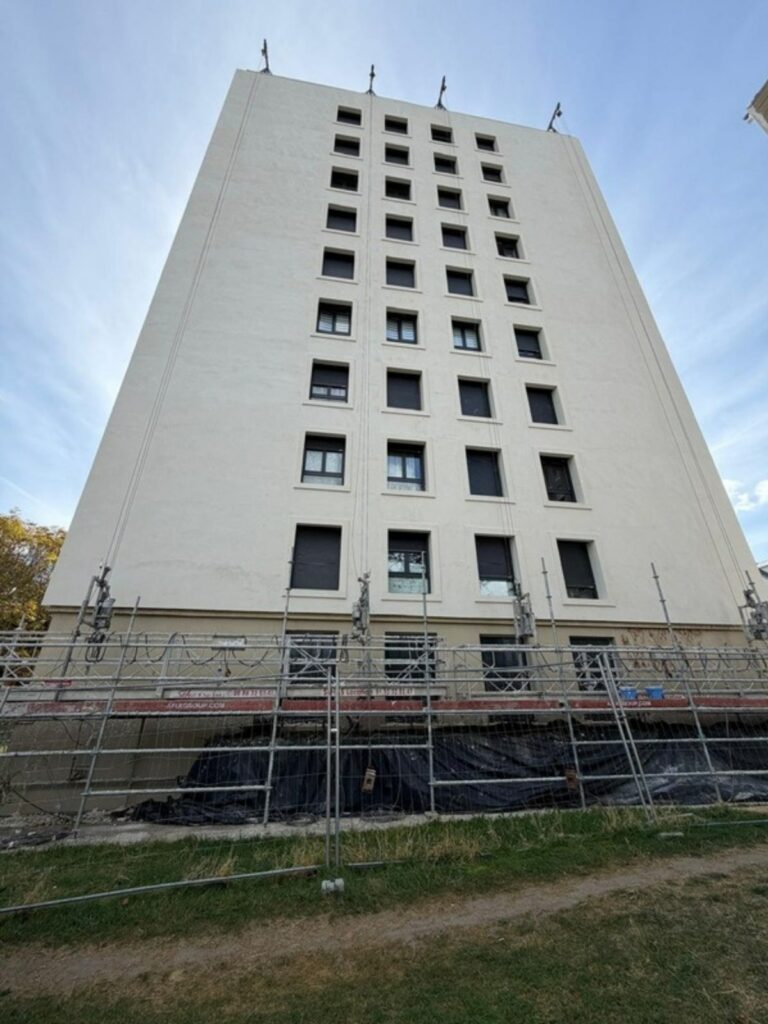 Immeuble de logements en réhabilitation énergétique à Châtenay-Malabry, chantier SOGED