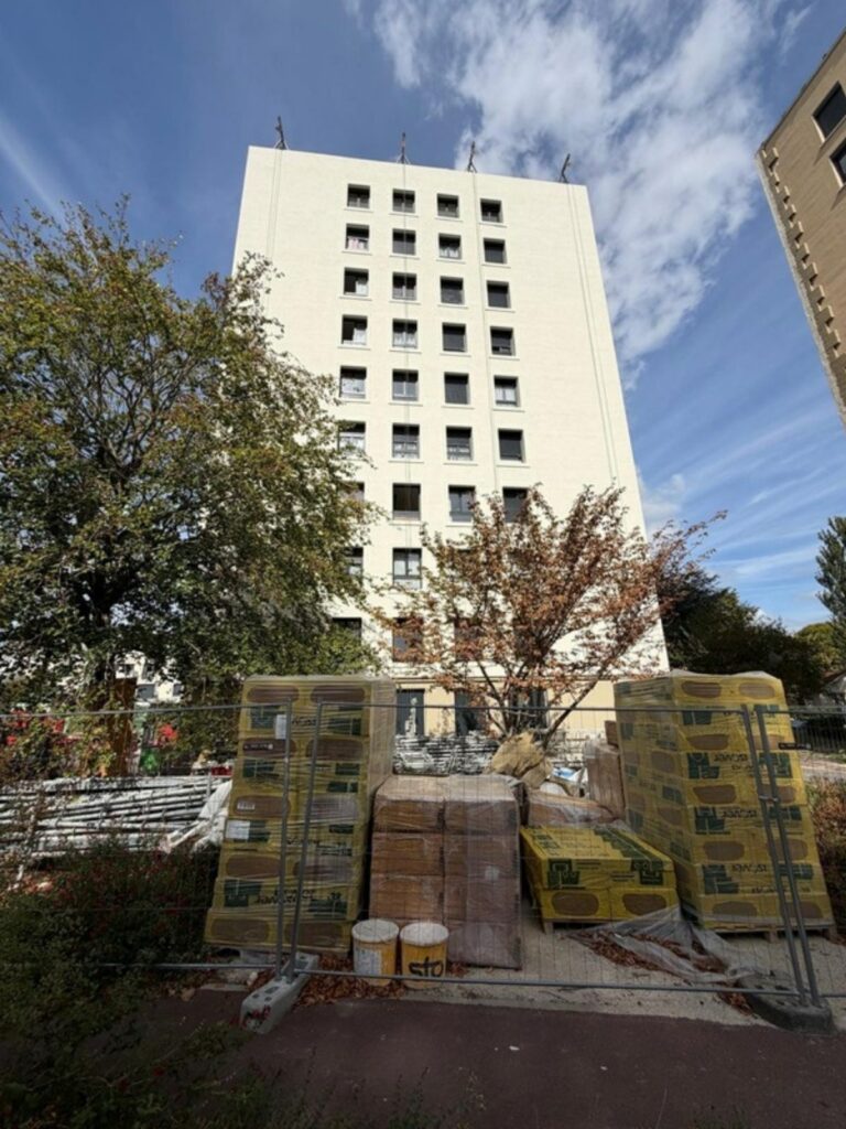 Immeuble de logements en réhabilitation énergétique à Châtenay-Malabry, chantier SOGED