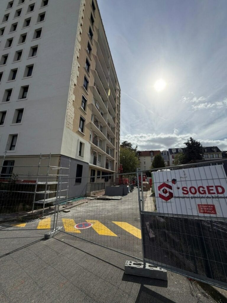 Immeuble de logements en réhabilitation énergétique à Châtenay-Malabry, chantier SOGED